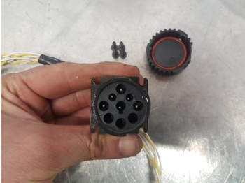 Câble/ Fil pour Tracteur agricole Claas Arion 640, 950, 900, 880, Axion 500,600 Wiring Loom 0011258341: photos 3