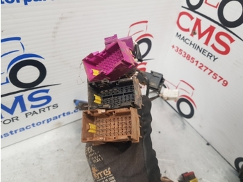 Câble/ Fil pour Tracteur agricole Claas Arion 640 Cab Dashboard Wiring Loom 0026081260, 0026081261, 26081260: photos 4