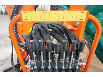 Grue auxiliaire pour Matériel forestier neuf Gru - Caricatore forestale PAS300: photos 3