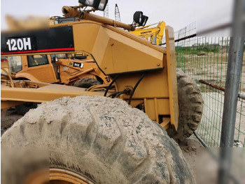 Niveleuse CATERPILLAR 120H: photos 2