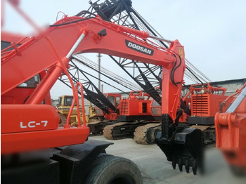 Pelle sur pneus DOOSAN DH150W-7: photos 2 Pelle sur pneus DOOSAN DH150W-7: photos 2
