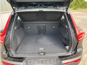 SUV Volvo XC 40 D3 Momentum Pro AWD: photos 4