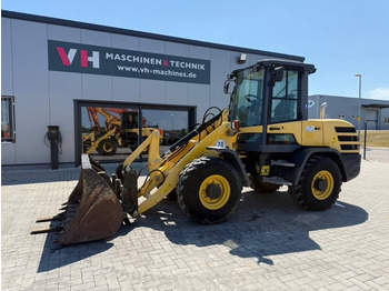 Chargeuse sur pneus YANMAR