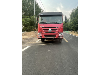 Camion benne SINOTRUK HOWO