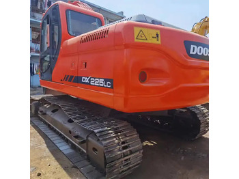 Pelle sur chenille DOOSAN DX225
