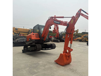Pelle sur chenille DOOSAN DX60