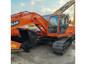 Pelle sur chenille DOOSAN DX60W