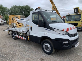 Camion avec nacelle IVECO Daily