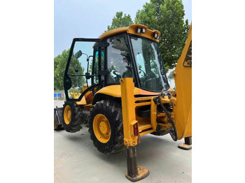 Tractopelle JCB 3CX