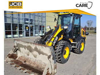 Pelle sur pneus JCB 409