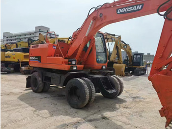 Pelle sur pneus DOOSAN DX150