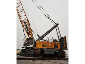 Grue sur chenilles LIEBHERR LR 1160