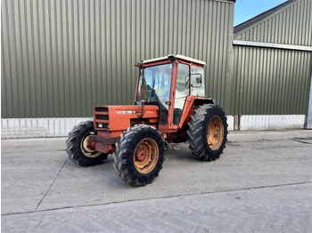 Tracteur agricole RENAULT