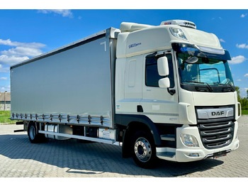 Camion à rideaux coulissants DAF CF 320