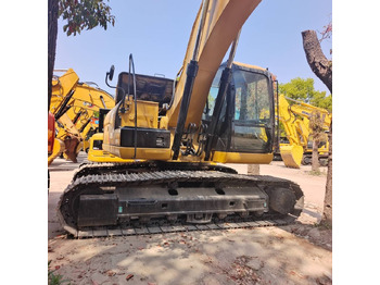 Pelle sur chenille CATERPILLAR 320D2