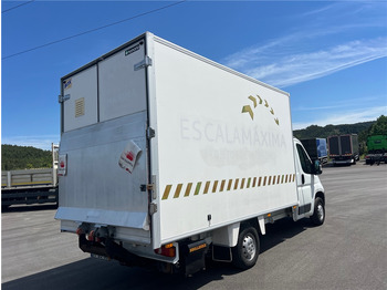 Fourgon grand volume PEUGEOT BOXER: photos 4