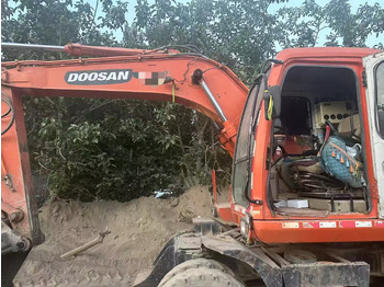 Pelle sur pneus DOOSAN DH150W-7: photos 3 Pelle sur pneus DOOSAN DH150W-7: photos 3