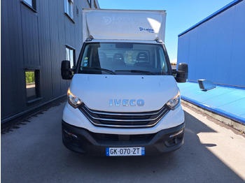 Fourgon grand volume IVECO Daily 35c16