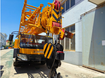 Grue mobile XCMG QY80K used xcmg truck crane: photos 3