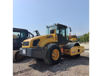 Compacteur à pieds de mouton/ Monocylindre XCMG XS143J