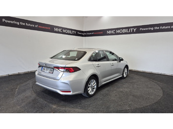 Berline TOYOTA COROLLA SEDAN: photos 3