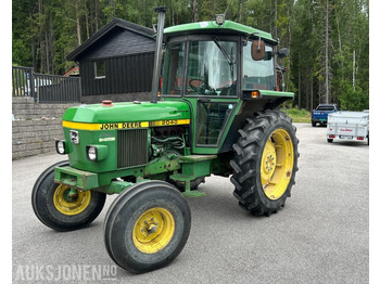 Tracteur agricole JOHN DEERE 2040