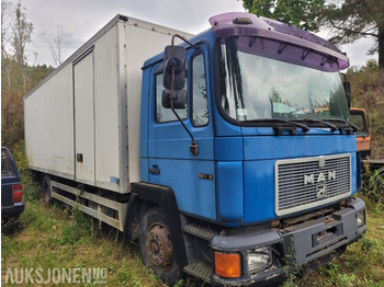 Camion fourgon MAN