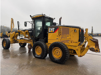Niveleuse CATERPILLAR 140M