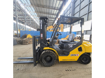 Chariot élévateur diesel Komatsu FD30 Forklift: photos 3