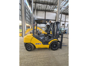 Chariot élévateur diesel Komatsu FD30 Forklift: photos 2