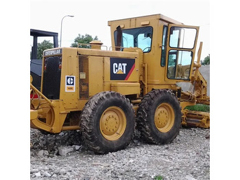 Niveleuse CATERPILLAR 140H