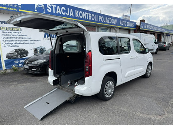 Voiture OPEL