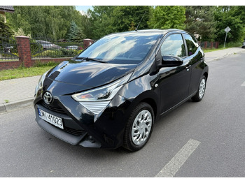 Voiture à hayon TOYOTA