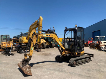Mini pelle CATERPILLAR 302.7CR