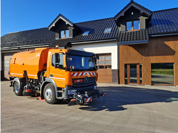 Balayeuse de voirie BUCHER