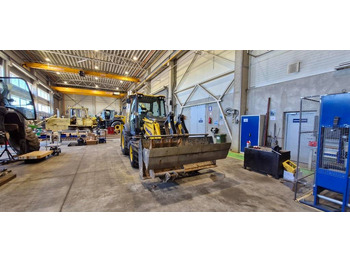 Komatsu WB 93 R  en crédit-bail Komatsu WB 93 R: photos 2