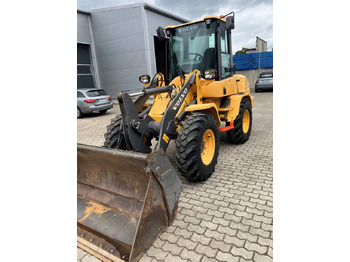 Chargeuse sur pneus VOLVO L30G