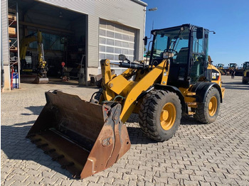 Chargeuse sur pneus CATERPILLAR 908M