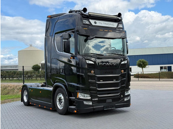 Tracteur routier SCANIA S 520