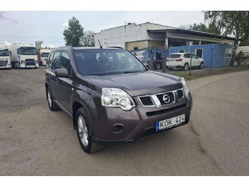 SUV Nissan X-Trail: photos 2