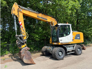 Pelle sur pneus LIEBHERR A 918