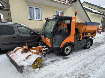 Engin de déneigement MULTICAR