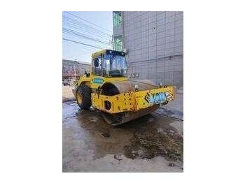 Rouleau compresseur BOMAG