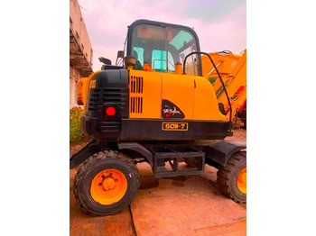 Pelle sur pneus Hyundai Robex 60 W-7: photos 3
