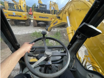 Pelle sur pneus Komatsu PW160-11: photos 4