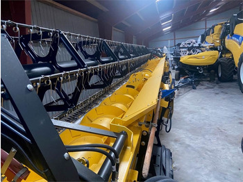 Moissonneuse-batteuse New Holland CR9.90 ST.V EU AMEA: photos 4 Moissonneuse-batteuse New Holland CR9.90 ST.V EU AMEA: photos 4