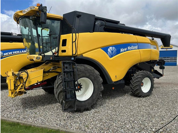 Moissonneuse-batteuse NEW HOLLAND CX series