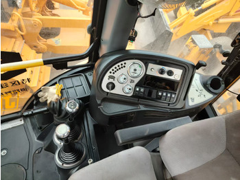 Tractopelle JCB 4CX