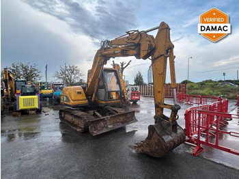 Mini pelle JCB