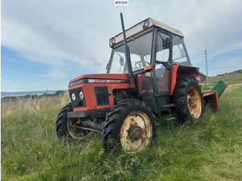 Tracteur agricole ZETOR